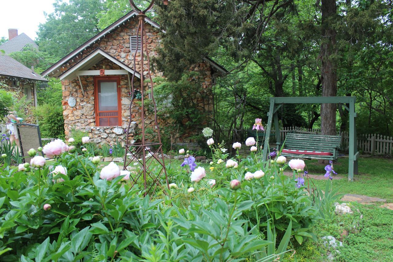 Rock Cottage Gardens B&B Eureka Springs Buitenkant foto